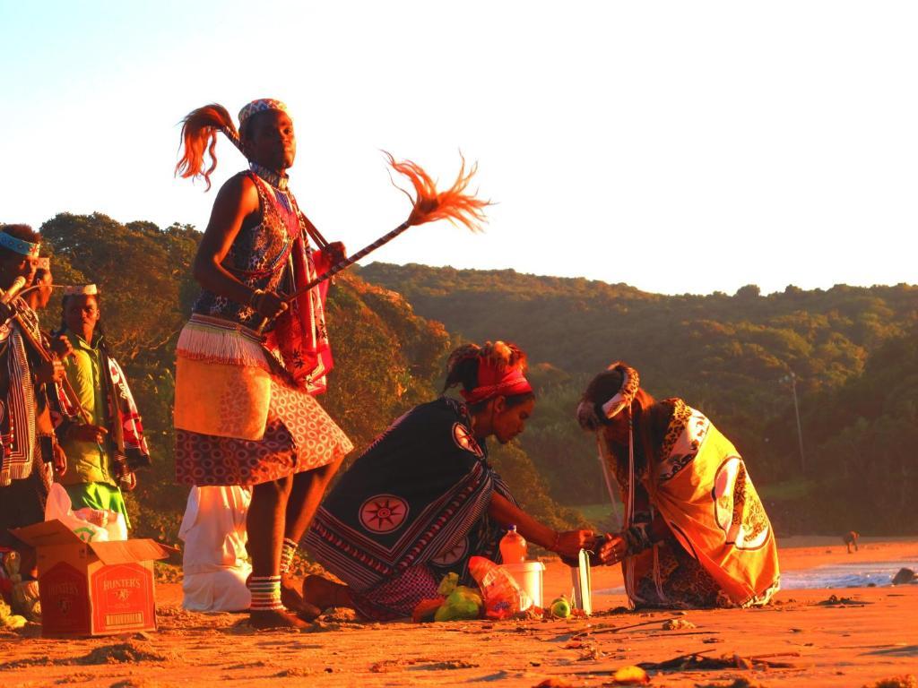 Amapondo Backpacker Lodge Port Saint Johnʼs 外观 照片